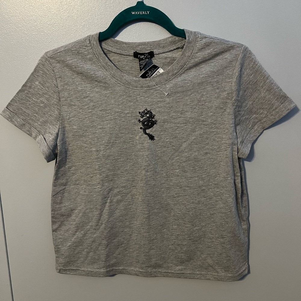 Gray Rue 21 Cropped Embroidered Tee Size Small